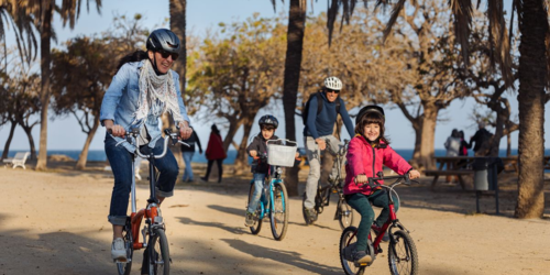 Gaudeix dels paisatges del Maresme sobre rodes  en família