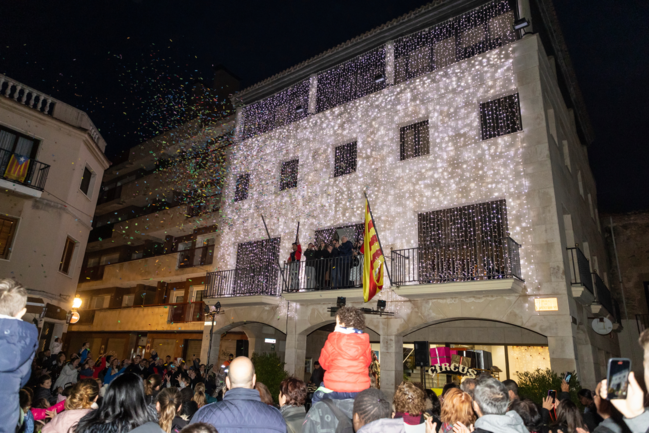 Arribada del Nadal amb l’encesa de llums i la cercavila del correllums 1