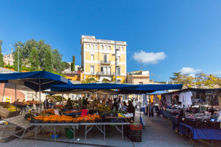 Marché à Tiana