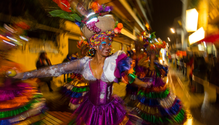 Pregón del Rey del Carnaval y salida del pasacalle infantil.