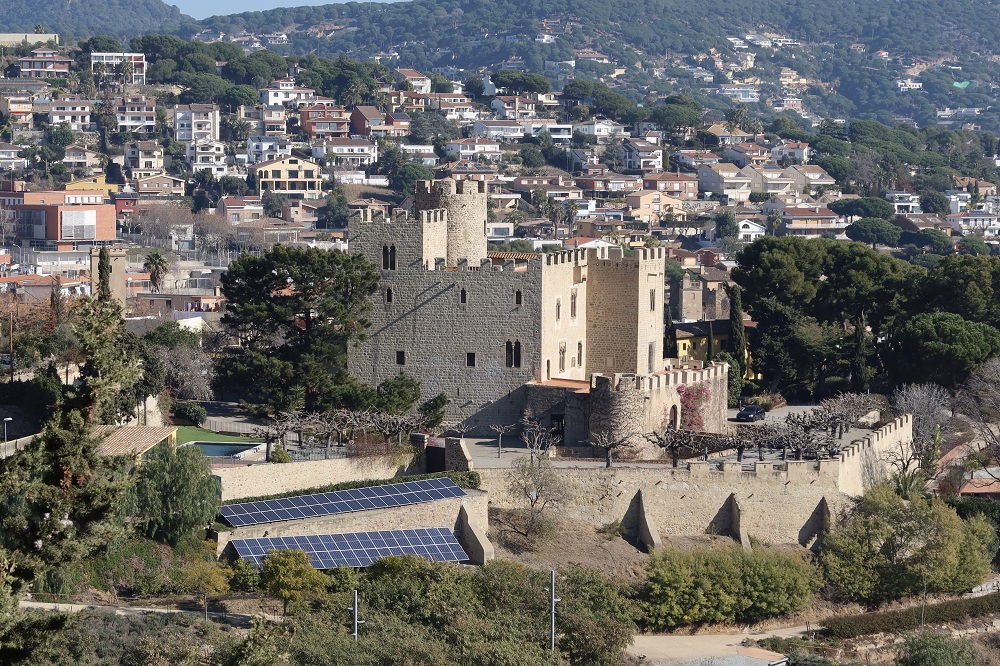 Vistes del castell de Vilassar de Dalt des de l'itinerari